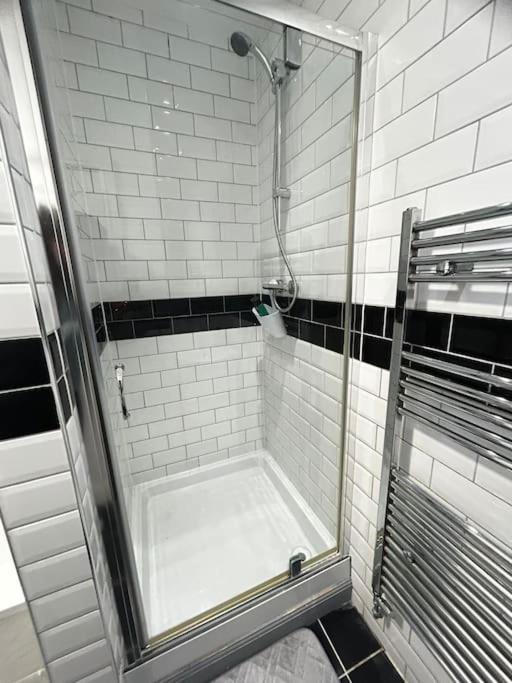 Lovely 5Br Home In Manchester. Close To The City ภายนอก รูปภาพ