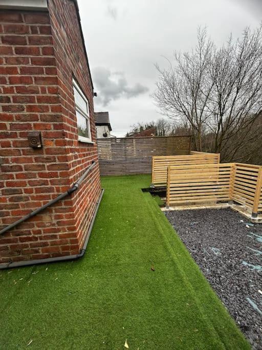 Lovely 5Br Home In Manchester. Close To The City ภายนอก รูปภาพ