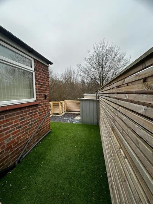 Lovely 5Br Home In Manchester. Close To The City ภายนอก รูปภาพ